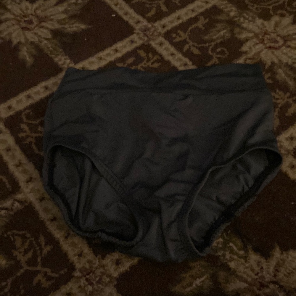 kizzi briefs!